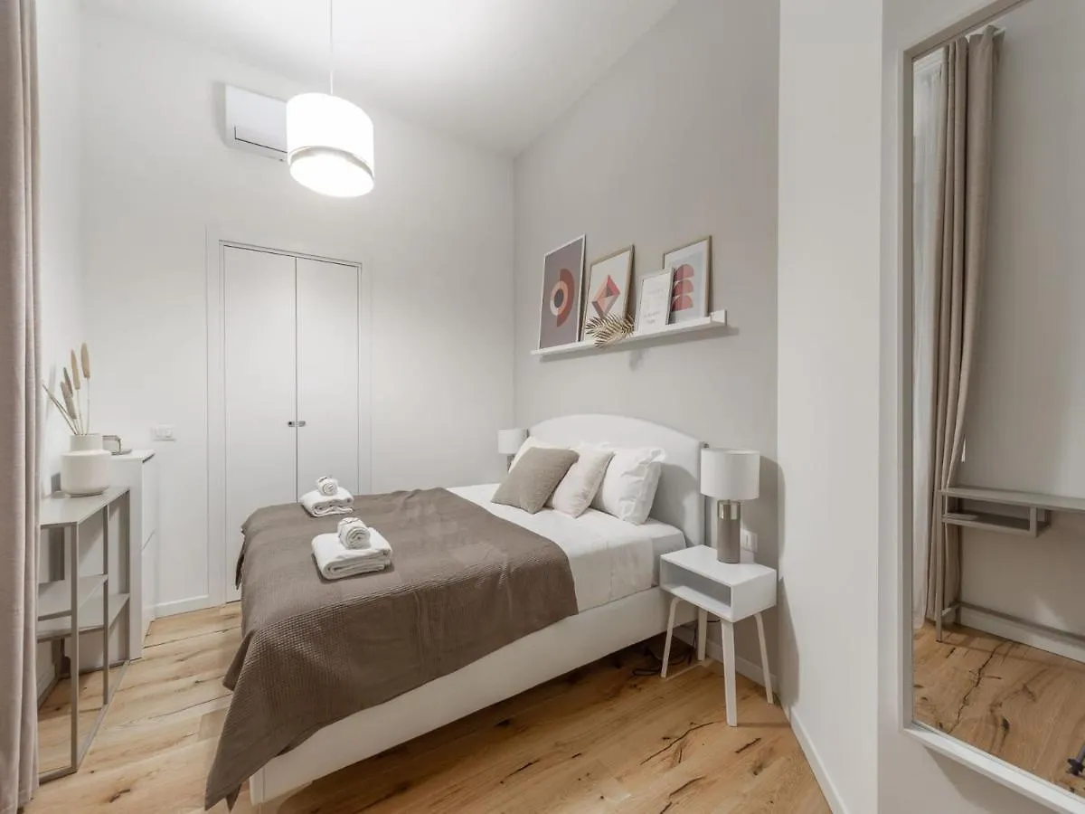 The Best Rent - Apartments In Corso Di Porta Vittoria Milan 0*,